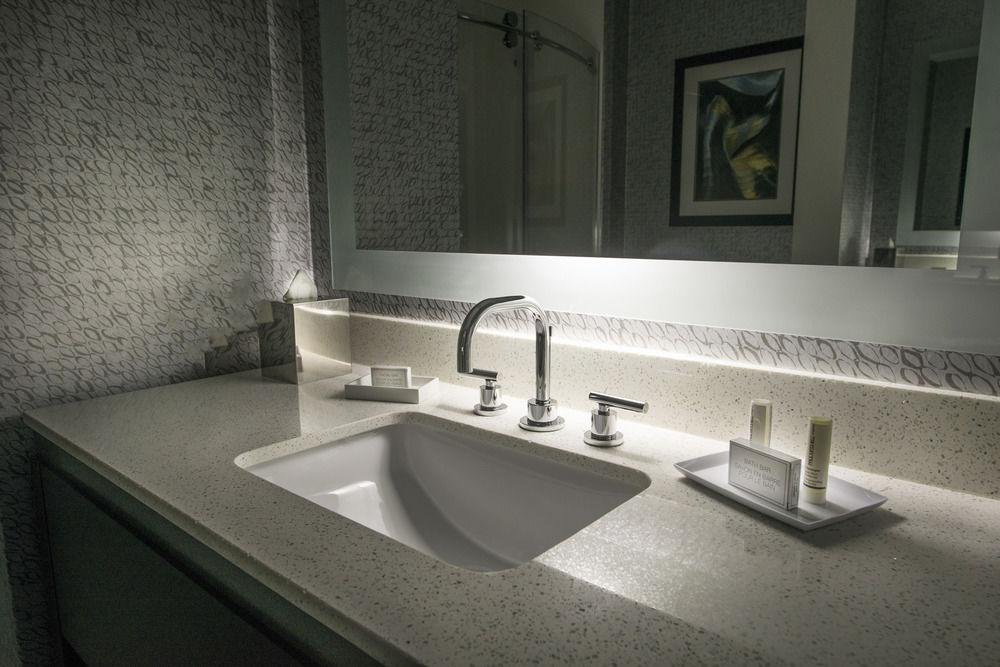 Towneplace Suites By Marriott Boston Logan Airport/Челси Экстерьер фото