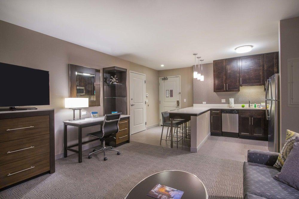 Towneplace Suites By Marriott Boston Logan Airport/Челси Экстерьер фото