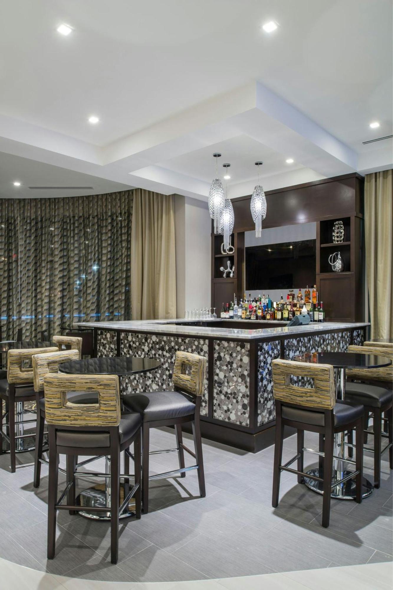 Towneplace Suites By Marriott Boston Logan Airport/Челси Экстерьер фото