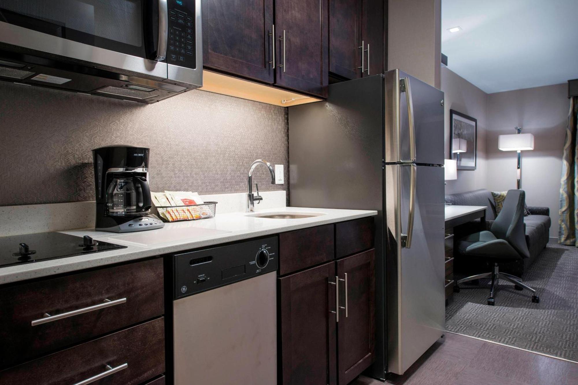 Towneplace Suites By Marriott Boston Logan Airport/Челси Экстерьер фото