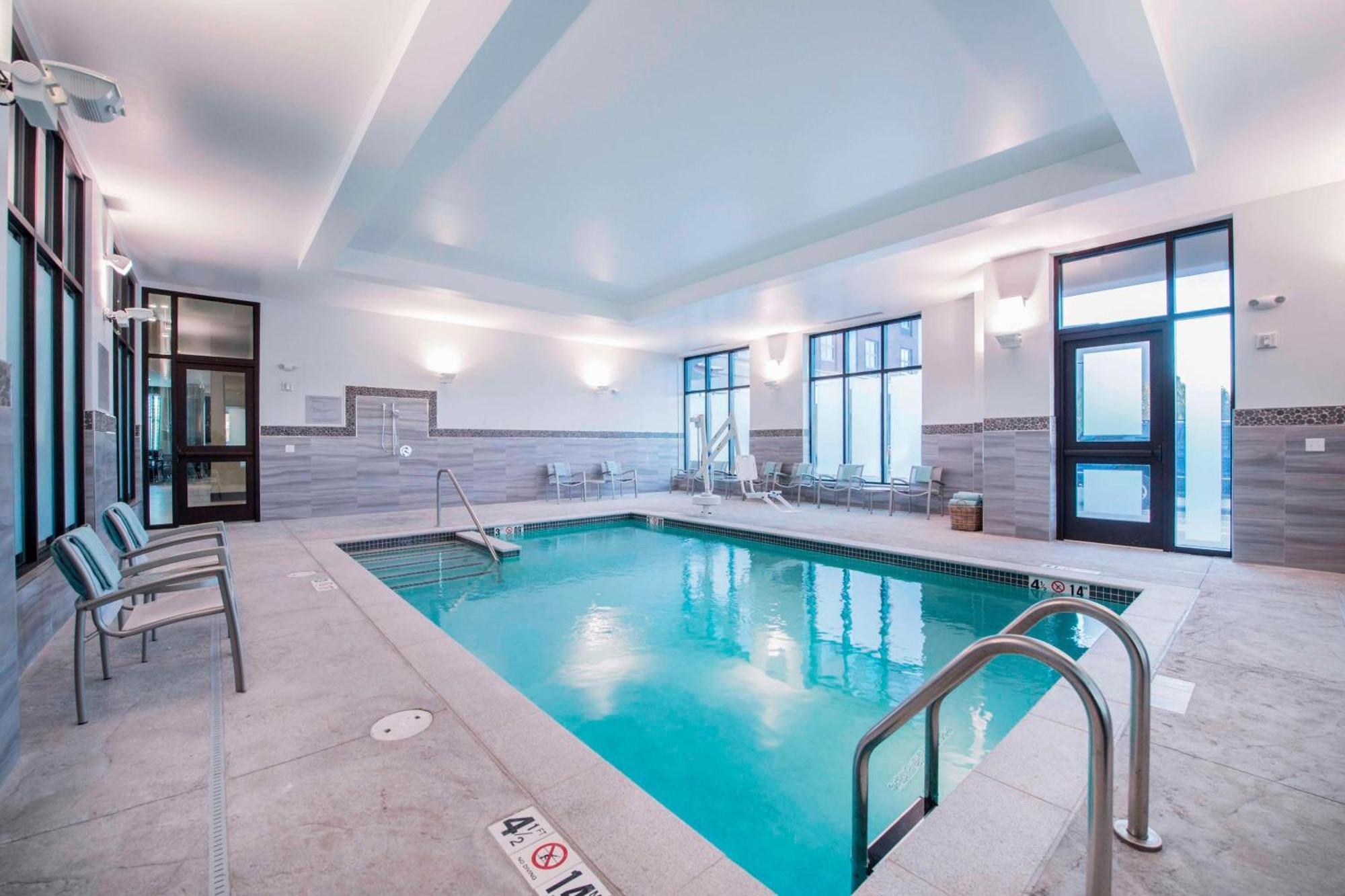 Towneplace Suites By Marriott Boston Logan Airport/Челси Экстерьер фото