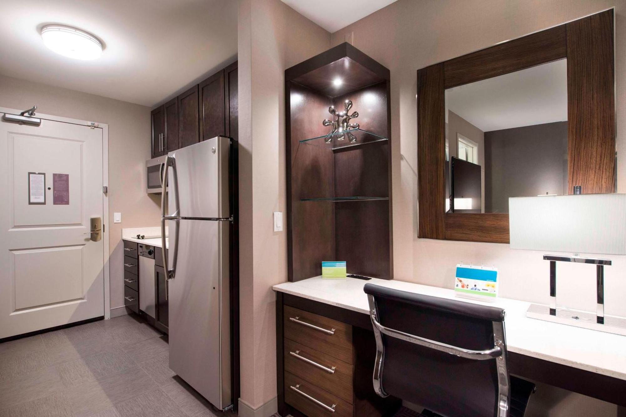 Towneplace Suites By Marriott Boston Logan Airport/Челси Экстерьер фото