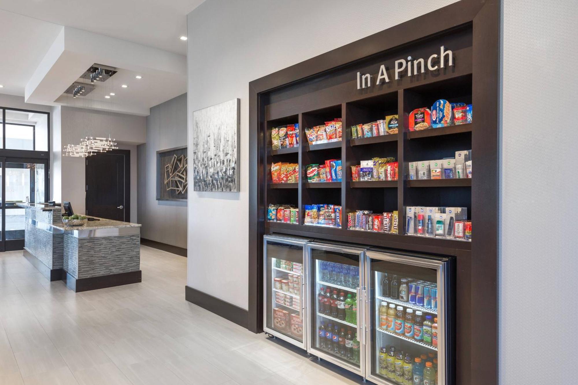 Towneplace Suites By Marriott Boston Logan Airport/Челси Экстерьер фото